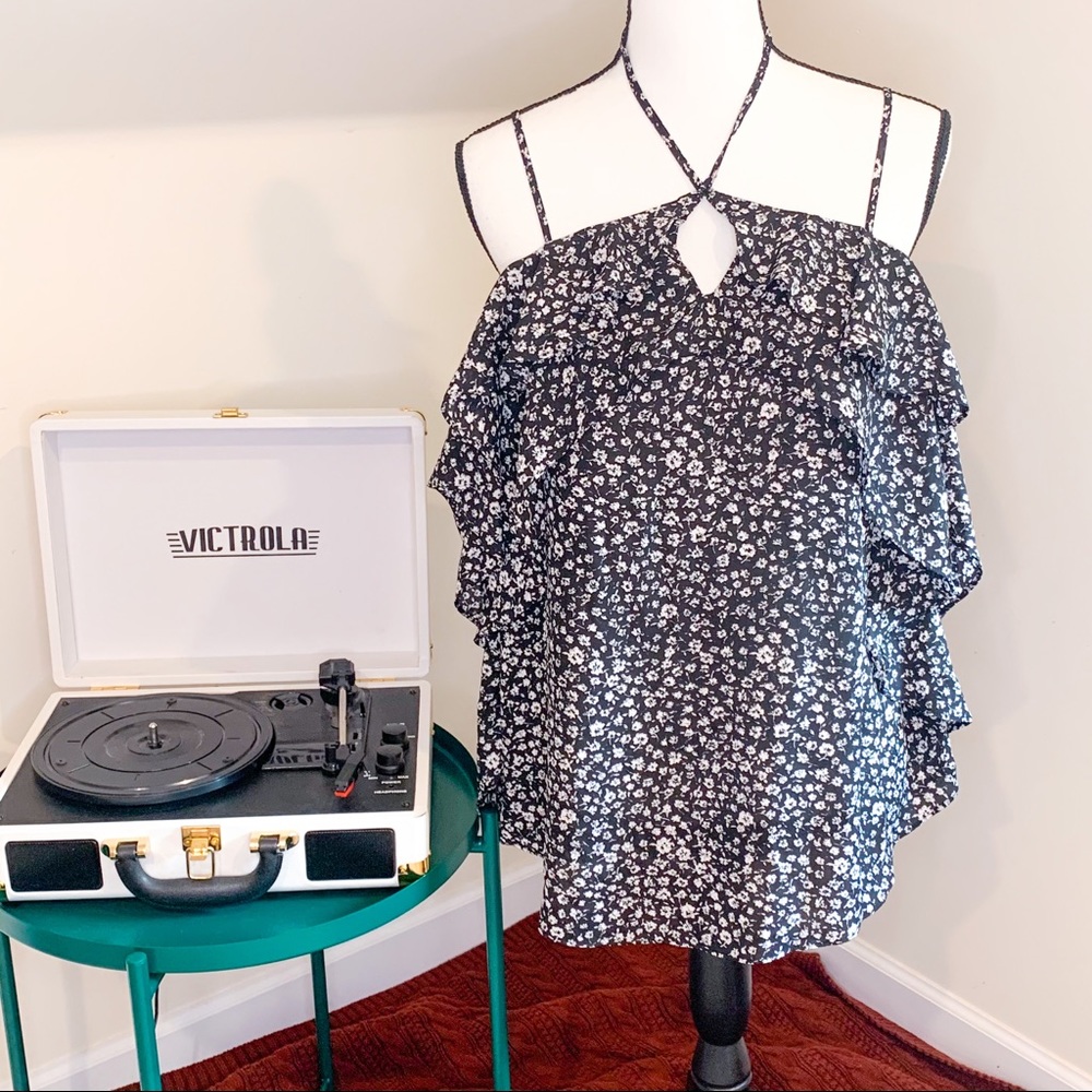 A.n.a. Black White Floral Cold Shoulder Ruffle Top